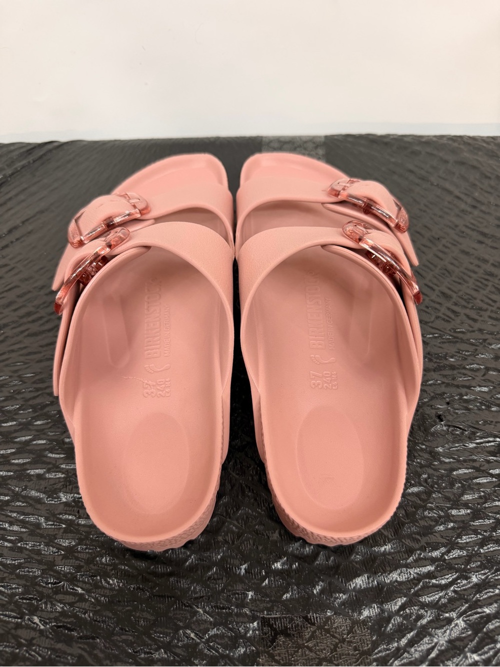 Birkenstock Pale Blush Pink Slide Sandals with Embossed Footbed L6 M4 - Picture 2 of 4